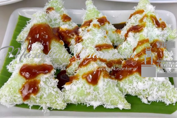 Lupis Tradisional: Kue Ketan Legendaris yang Wajib Dicoba